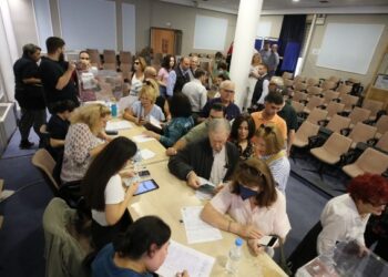 ΠΑΣΟΚ -Κίνημα Αλλαγής: Ψήφισαν πάνω από 165.000, έως τις 14:00, στις εκλογές για την ανάδειξη νέου προέδρου