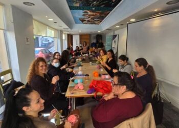 Από πλέξιμο… μέχρι εκμάθηση χρήσης κινητών τηλεφώνων – Δράσεις για μικρούς και μεγάλους στον δήμο Ηρακλείου