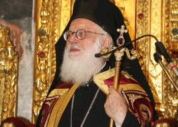 Λαϊκό προσκύνημα στη σορό του μακαριστού Αρχιεπισκόπου Αναστασίου, στον Καθεδρικό Ι.Ν. Αθηνών