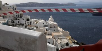 Έκτακτη Ανακοίνωση ΕΚΠΑ για τους σεισμούς σε Σαντορίνη – Αμοργό: Πιθανά εντονότερα κατολισθητικά φαινόμενα