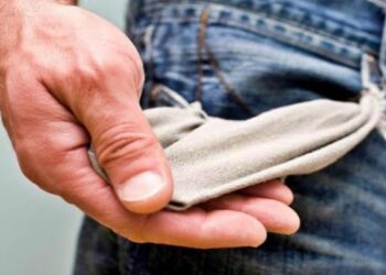 ΙΜΕ ΓΣΕΒΕΕ: 6 στα 10 νοικοκυριά δεν βγάζουν τον μήνα – Το εισόδημά τους επαρκεί μόλις για 19 ημέρες