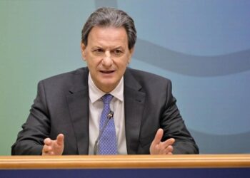 Θ. Σκυλακάκης: “Τα πράσινα και τα μπλε τιμολόγια δεν επηρεάζονται από τις τρέχουσες αυξήσεις στο ρεύμα”