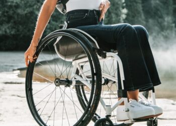 Την καταβολή των αναπηρικών επιδομάτων πριν από το Πάσχα ζητά η ΕΣΑμεΑ