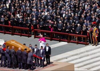 Πέρασε στην αιωνιότητα ο πάπας Φραγκίσκος – Ετάφη στη Βασιλική της Σάντα Μαρία Ματζόρε (VIDEO)