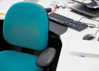 Έρχονται δύο προγράμματα για προσλήψεις εργαζομένων «55 και άνω» και ατόμων με αναπηρία στους δήμους