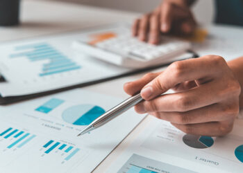 Αναλυτικός οδηγός για 4+4 προγράμματα ΕΣΠΑ – Επιδότηση έως 50% για μικρομεσαίους