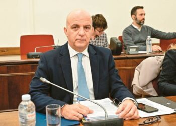 Βαρβέρης (e-ΕΦΚΑ): Δεν υπάρχει αυτή τη στιγμή θέμα αλλαγής των ορίων ηλικίας συνταξιοδότησης