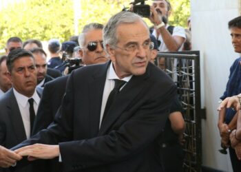 «Στο καλό, Λένα, στο καλό και στον Θεό… Η Λένα έλαμπε όταν έδινε» -Συγκλόνισε ο Αντώνης Σαμαράς στον επικήδειο για την κόρη του