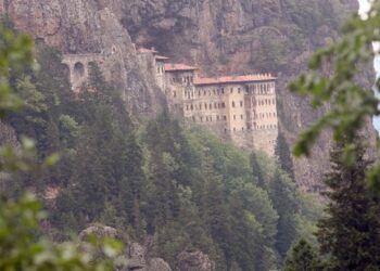 Οικουμενικό Πατριαρχείο: Οι τουρκικές αρχές έδωσαν άδεια για Θεία Λειτουργία στην Παναγία Σουμελά της Τραπεζούντας στα «Εννιάμερα της Παναγίας»