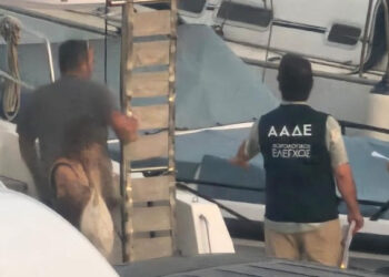 ΑΑΔΕ: Πάνω από 100 παραβάσεις σε μία εβδομάδα σε επιχειρήσεις δημοφιλών τουριστικών προορισμών