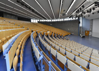 Η ΕΘΑΕΕ διαψεύδει ότι κόπηκαν από τις πιστοποιήσεις οι νομικές σχολές των ιδιωτικών πανεπιστημίων