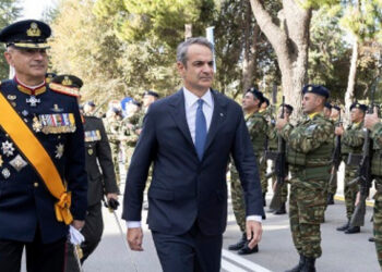 Κυρ. Μητσοτάκης: Το μήνυμα ενότητας του 1940 καλούμαστε να το μεταλαμπαδεύσουμε στις ευθύνες της δικής μας γενιάς