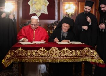 Μηνύματα ενότητας από Πάπα και Οικουμενικό Πατριάρχη στο Φανάρι: Υπεγράφη Κοινή Διακήρυξη