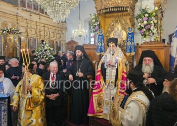 Σε κλίμα συγκίνησης η ενθρόνιση του Μητροπολίτη Κυδωνίας και Αποκορώνου Τίτου: «Δώστε μου το χέρι σας για να σας δώσω την καρδιά μου»