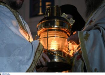 Άγιο Φως: Οι πτήσεις για τη μεταφορά του σε όλη την Ελλάδα