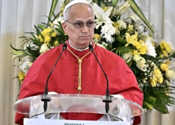 Πάπας Λέων: Ο κόσμος «καταστρέφεται από μια χούφτα τυράννους»
