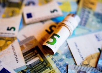 Επιδότηση 100% για νέους πτυχιούχους: Οι όροι και οι προϋποθέσεις