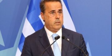 Παπασταύρου: Η κυβέρνηση θα συνεχίσει να στηρίζει νοικοκυριά όσο διαρκεί η κρίση στη Μ. Ανατολή
