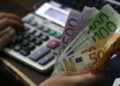 Τα επτά μέτρα άμεσης εφαρμογής για την στήριξη των πολιτών – Από τα 150 ευρώ για κάθε παιδί έως τις 72 δόσεις