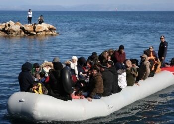 Αύξηση 20% στις επιστροφές μεταναστών και μείωση 27% στις παράνομες αφίξεις